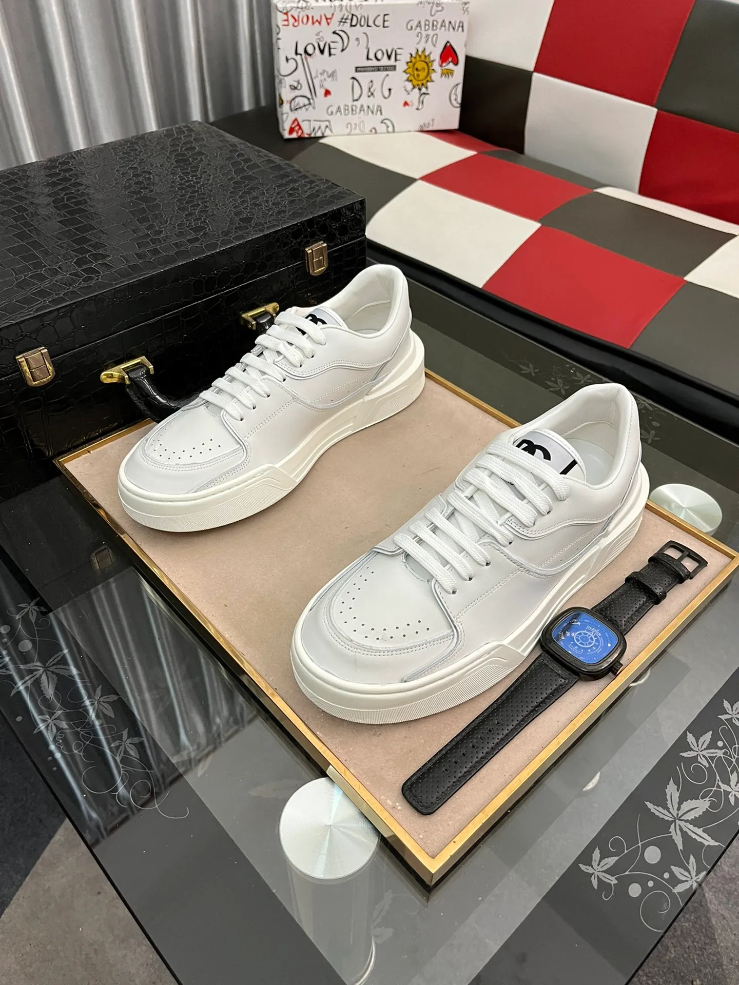 Men's shoes 💰480⌚️⌚️【DG～】Men's casual shoes are on sale simultaneously in 2022z cabinets 🔷Multiple colors🔜Handmade upper with graffiti fabric ➕Genuine leather lining, comfortable and breathable, sole: original comfortable handmade graffiti wear-resistant outsole, ⚠️real thing📱photography🎬the real thing is better. Code number 38-445⃣️Color optional